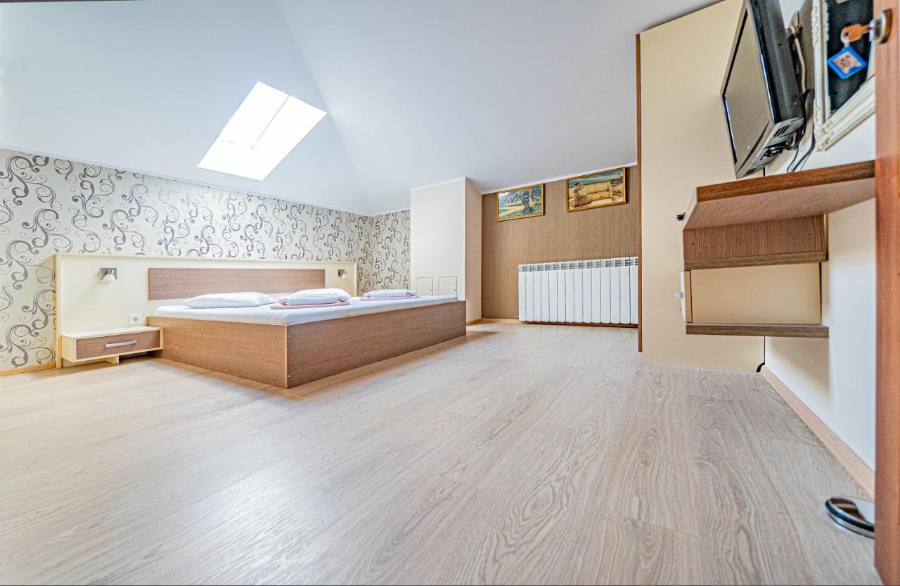 Готель Pension Onix Vienna Airport Maria Ellend Екстер'єр фото