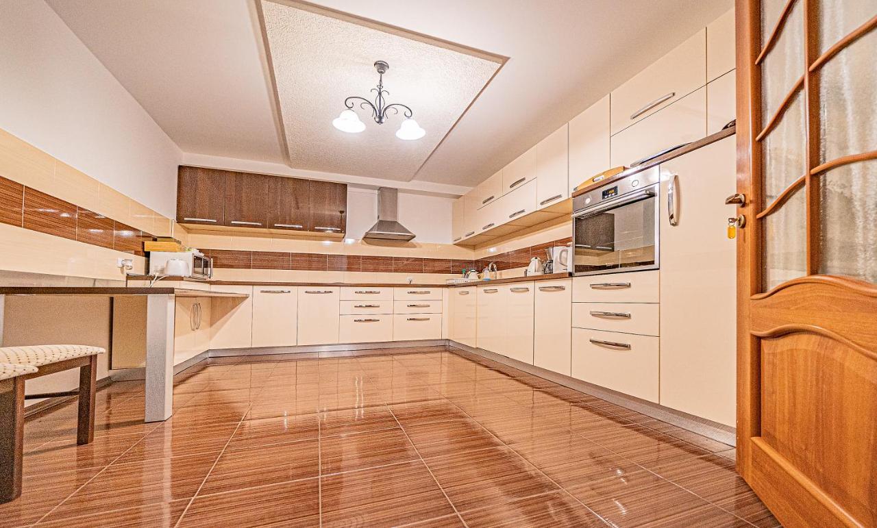 Готель Pension Onix Vienna Airport Maria Ellend Екстер'єр фото