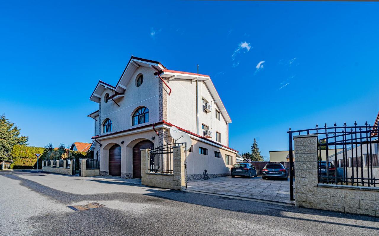 Готель Pension Onix Vienna Airport Maria Ellend Екстер'єр фото
